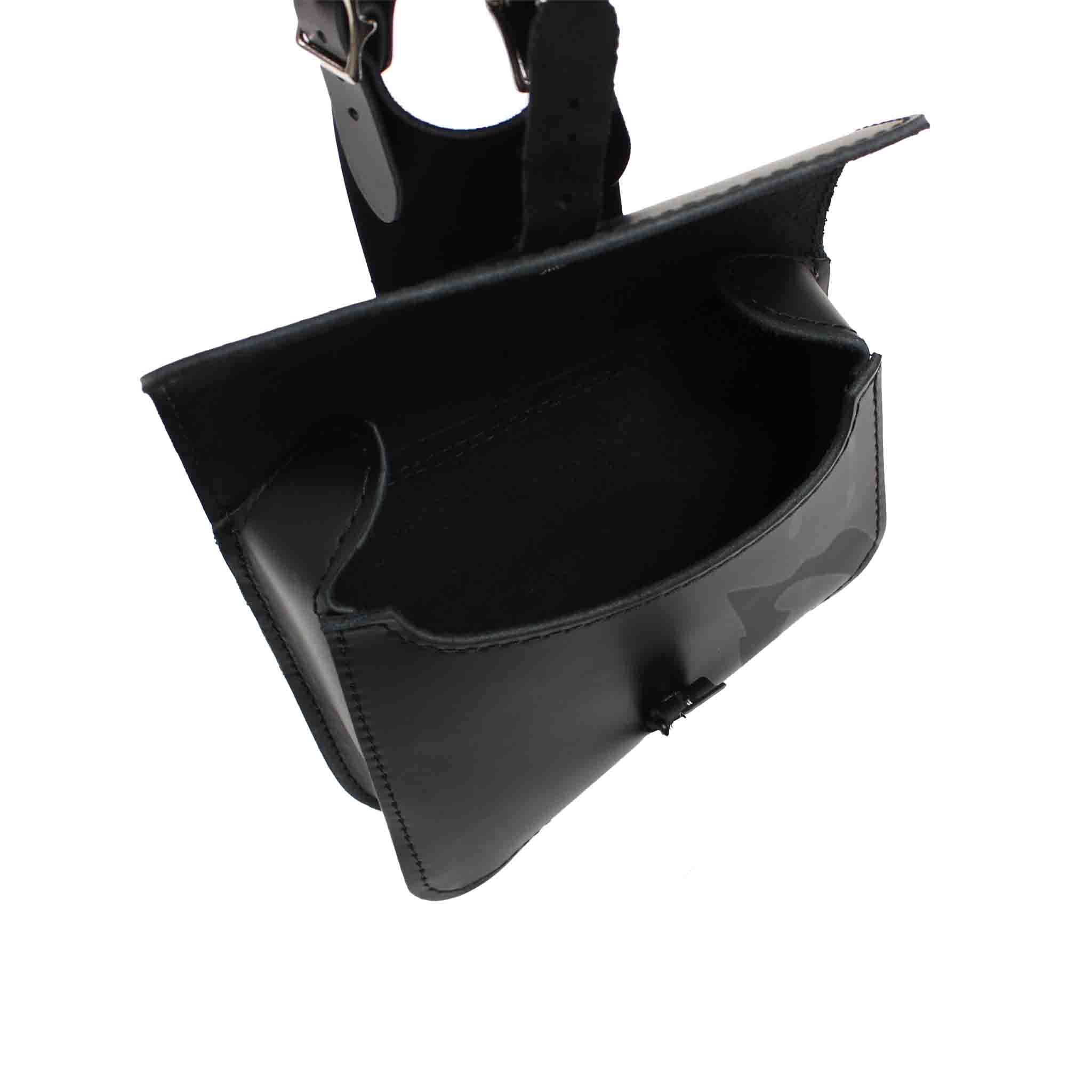 Upgrade your Harley-Davidson® Dyna with the DBB011 Dyna Strap On Battery Bag. Hand crafted in USA with premium leather and top quality hardware. Durable and stylish, it's the perfect fit for your motorcycle.