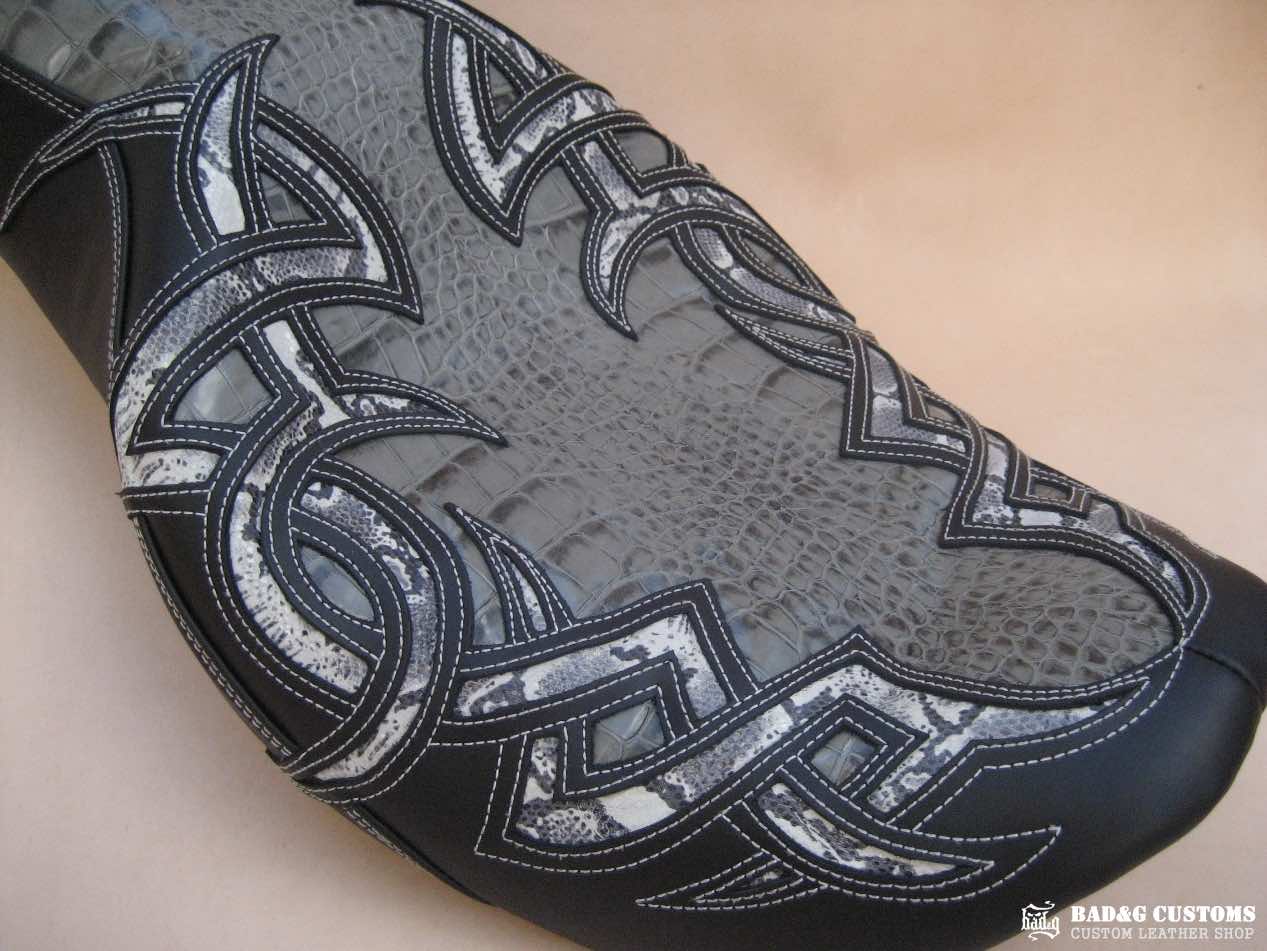 Harley-Davidson Road King Gray Custom Seat