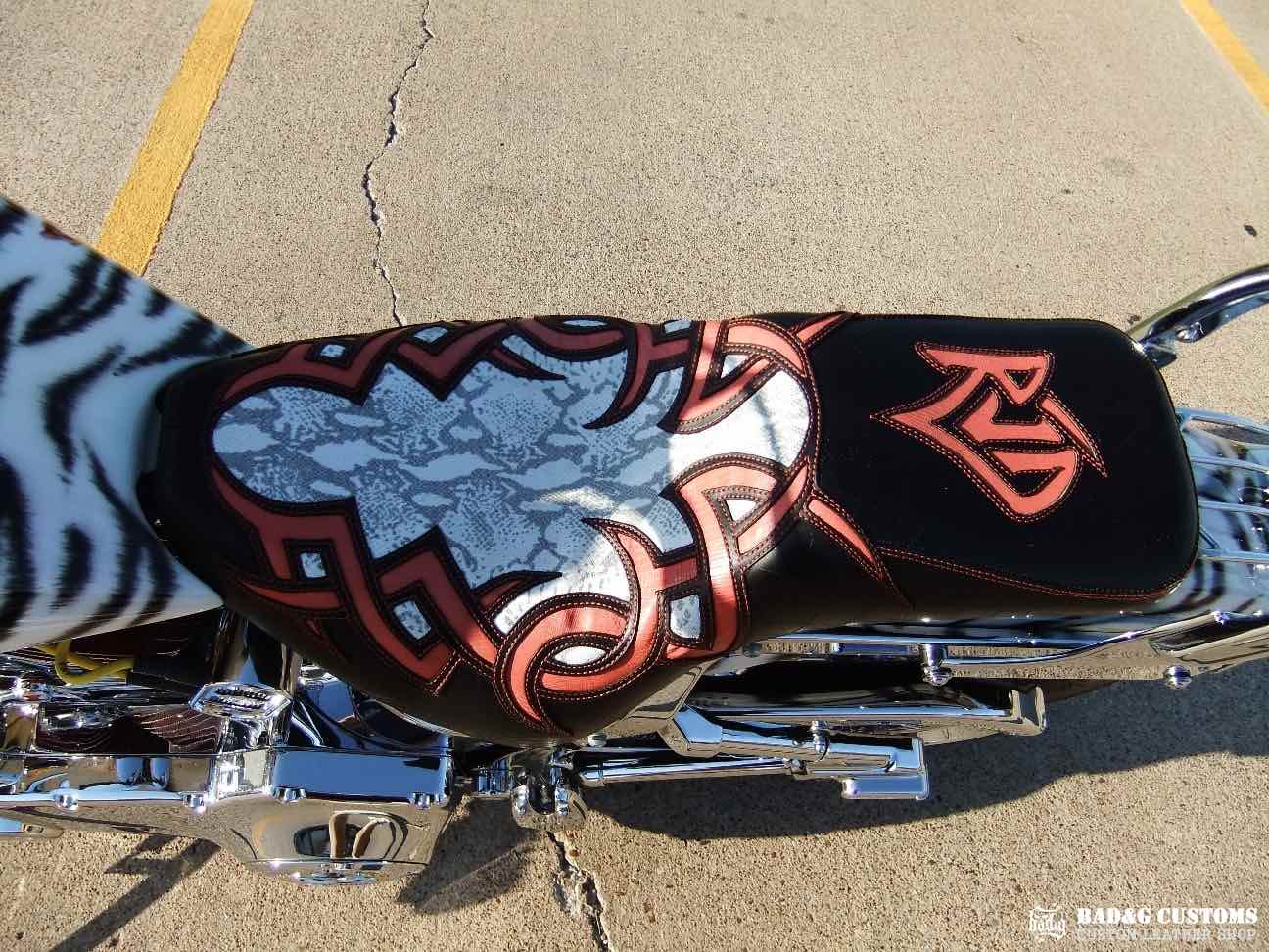 Harley-Davidson Softail Tribal Seat with Matching Backrest and Tool Bag