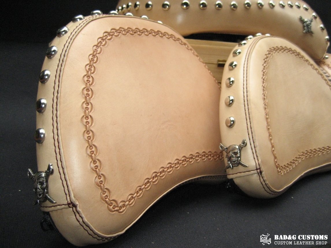 Suzuki Boulevard Veg Tan Tooled Seat and Saddlebags Set