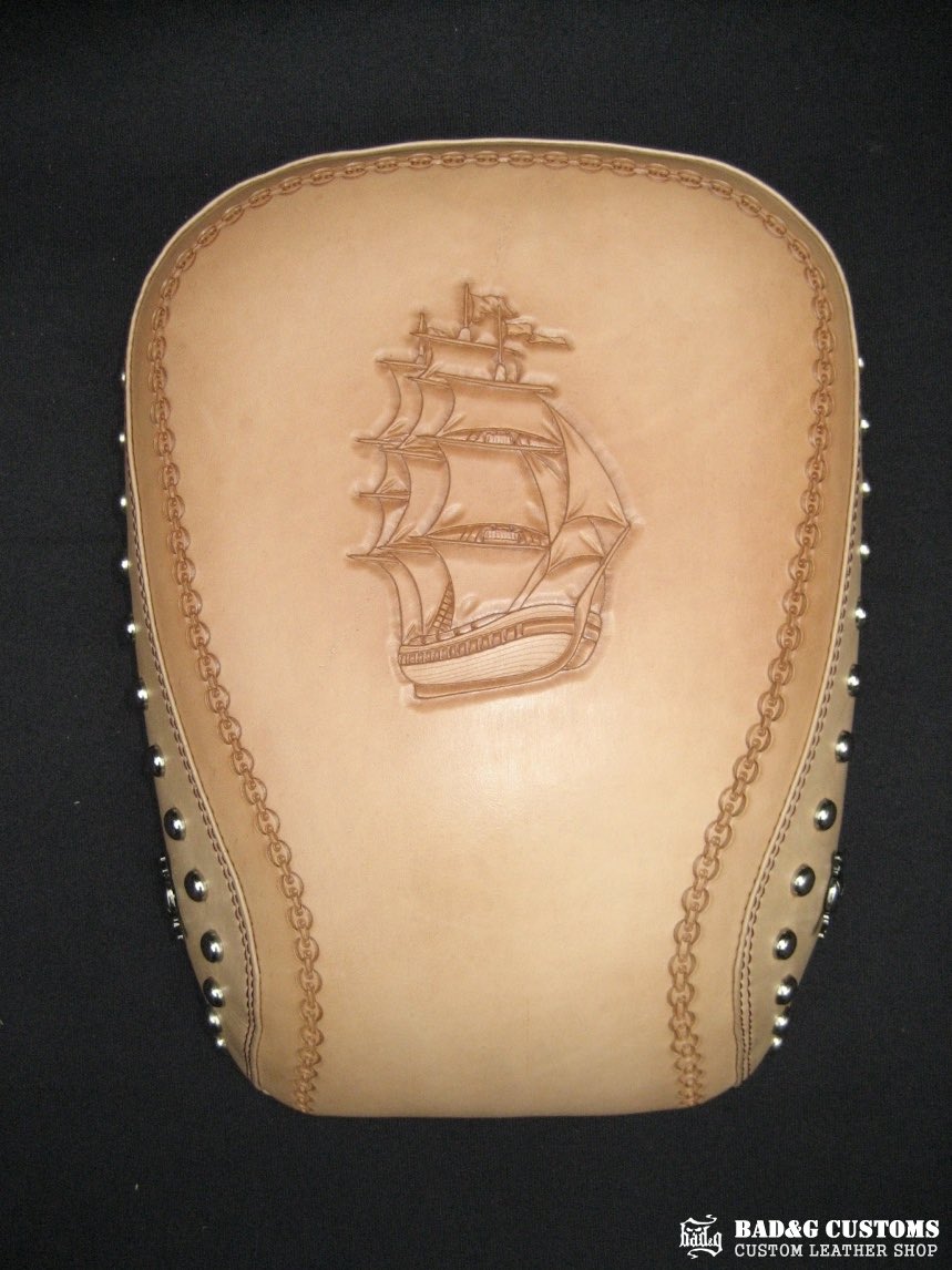 Suzuki Boulevard Veg Tan Tooled Seat and Saddlebags Set